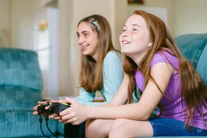 How many Hours should a 14 year-old play video games in a Day?